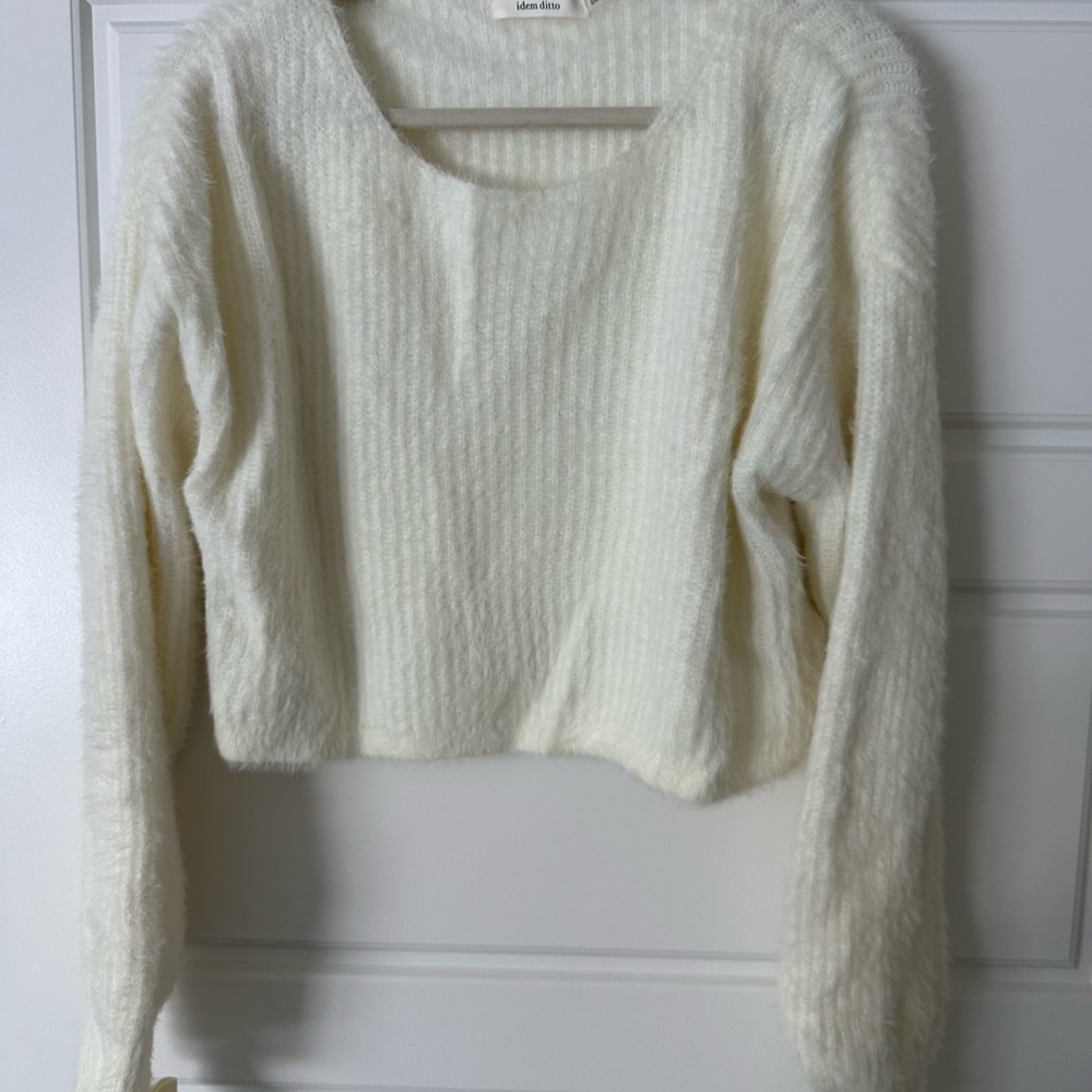 Cozy Off-White Cropped Sweater